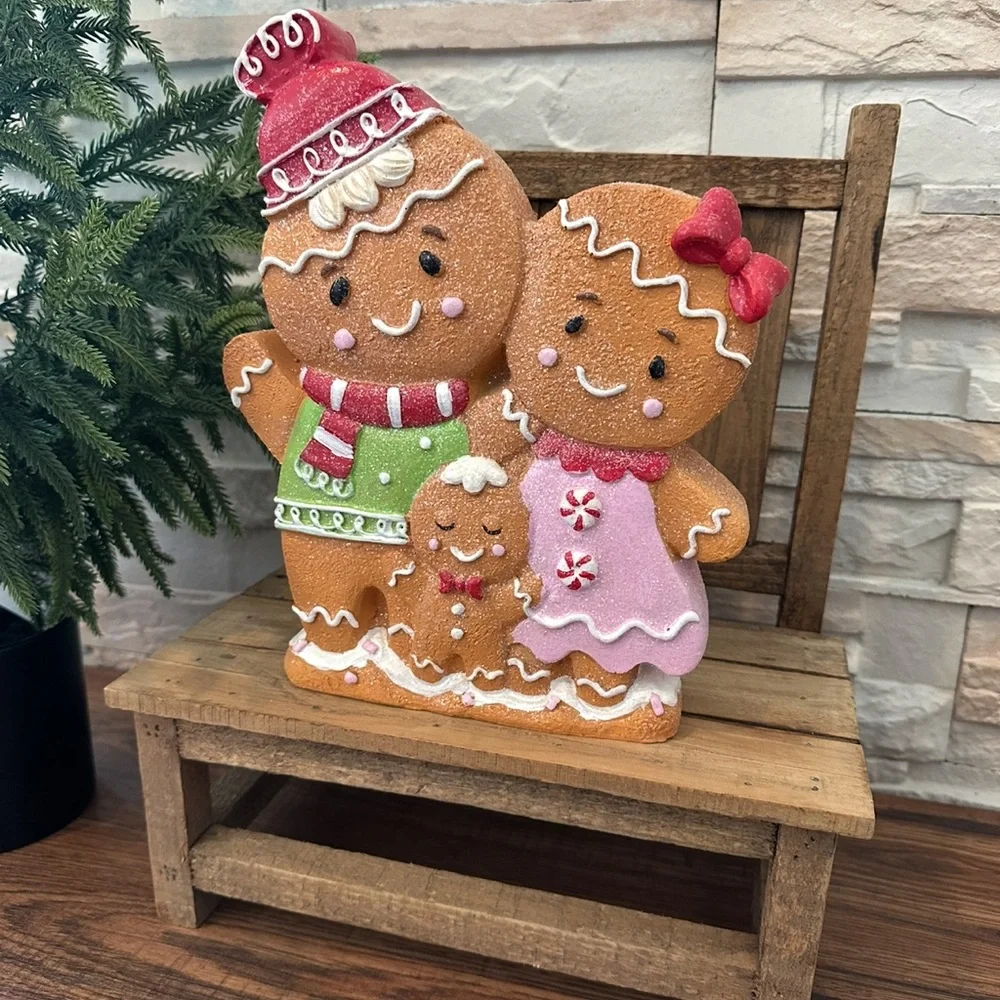 🆕 Festive Gingerbread Family Figurine – Resin Holiday Decor! - Picture 3 of 7